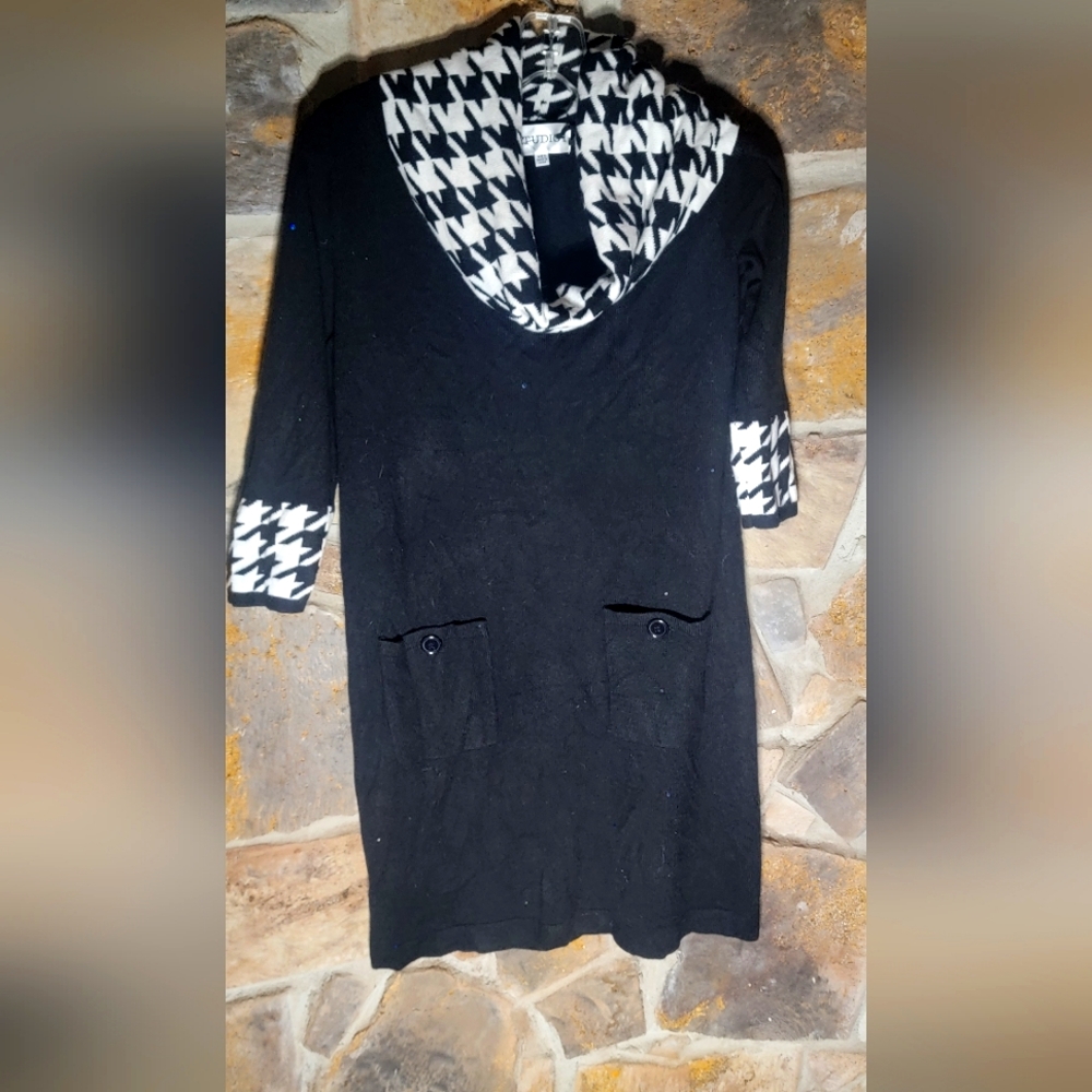 Studioi black and white checkered neck and sleeves dress